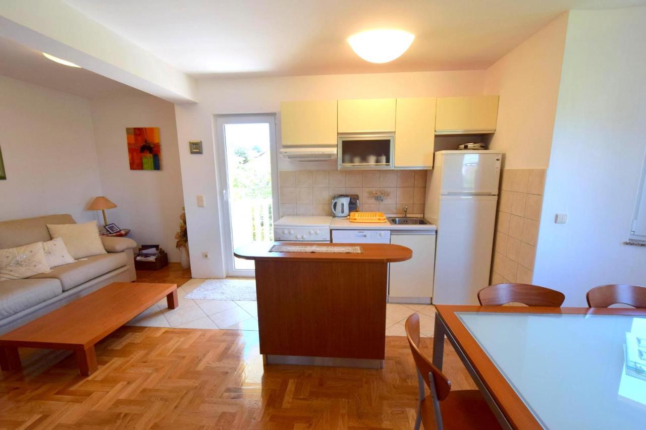 Apartment Mirela Malinska Esterno foto