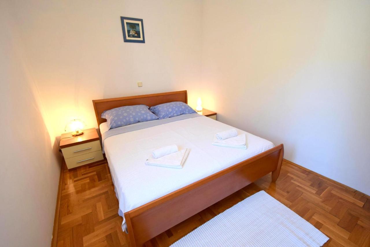 Apartment Mirela Malinska Esterno foto