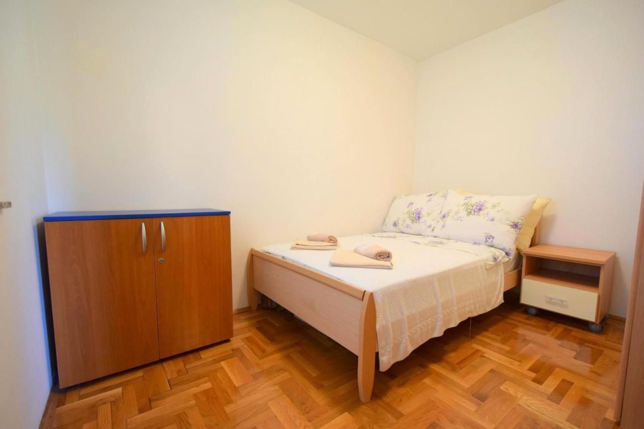 Apartment Mirela Malinska Esterno foto